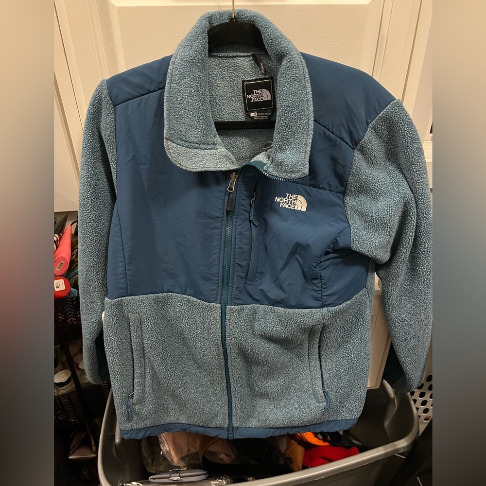 Women’s large turquoise north face jacket